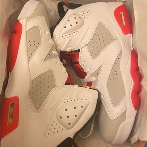 Retro 6 hares